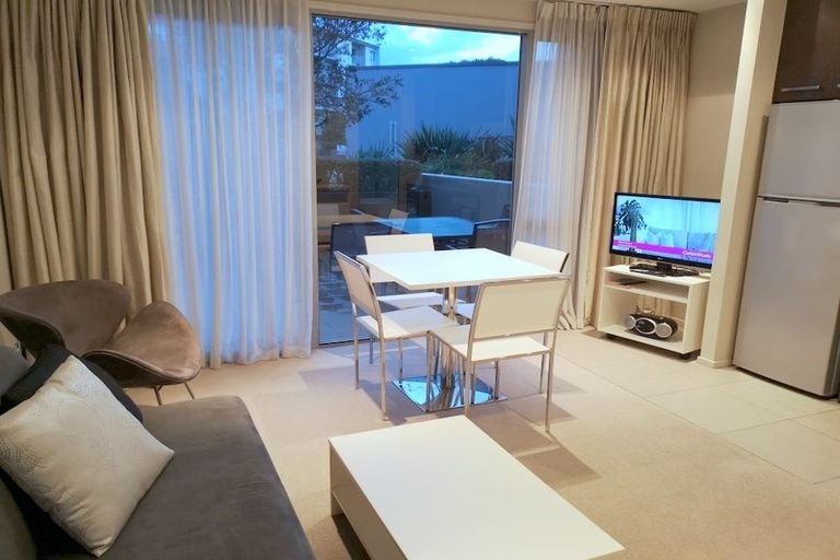 Photo of property in Shoal Haven Apartments, 106c/130 Anzac Street, Takapuna, Auckland, 0622
