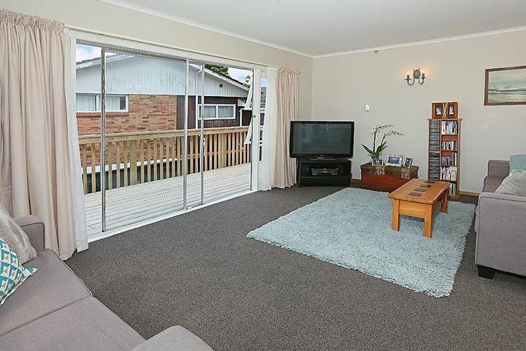 Photo of property in 122 Sturges Road, Henderson, Auckland, 0612