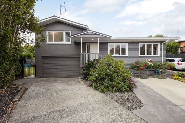 Photo of property in 11 Westney Place, Forest Lake, Hamilton, 3200