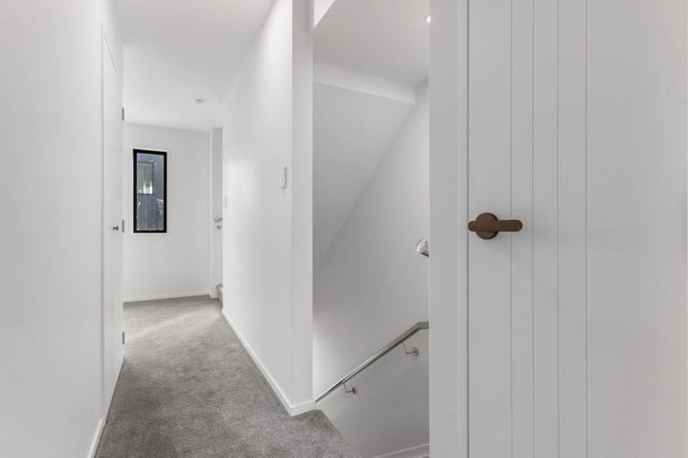 Photo of property in 5/1 Roseberry Avenue, Birkenhead, Auckland, 0626