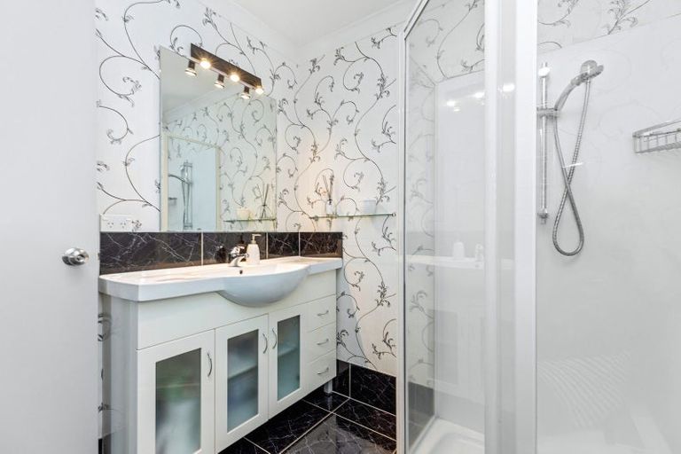 Photo of property in 18 Ko Place, Pyes Pa, Tauranga, 3112