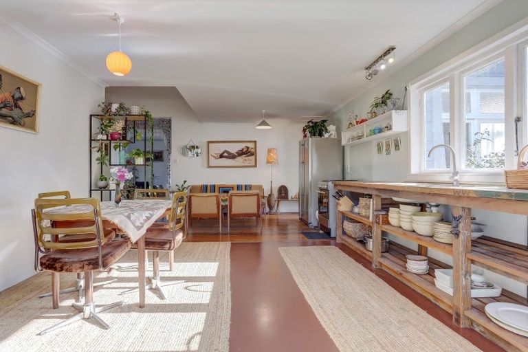 Photo of property in 92 Cornfoot Street, Castlecliff, Whanganui, 4501