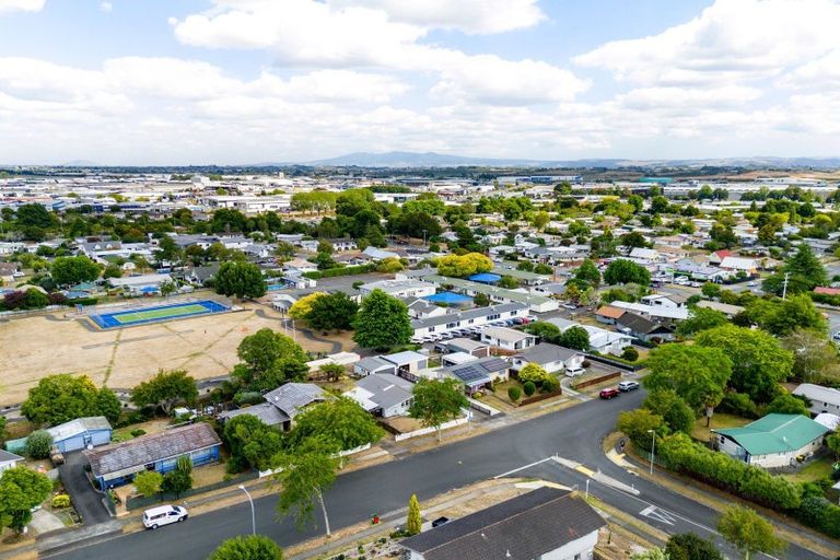 Photo of property in 77 Pohutukawa Drive, Pukete, Hamilton, 3200