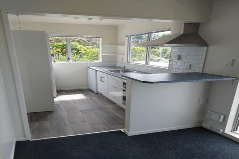Photo of property in 29b Harbour View Road, Northland, Wellington, 6012