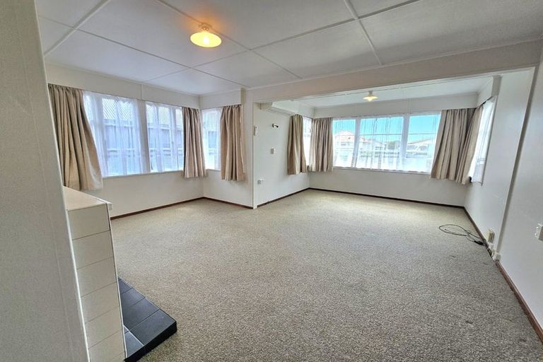 Photo of property in 22 Clinton Street, Fitzroy, New Plymouth, 4312