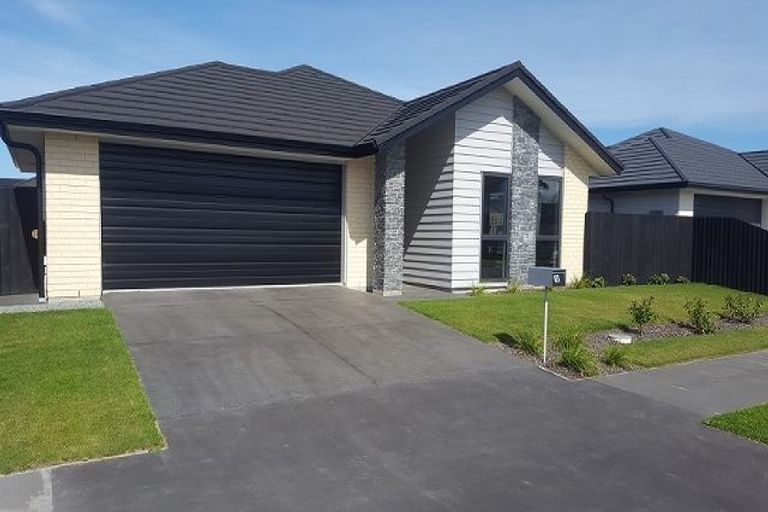 Photo of property in 12 Weruweru Street, Marshland, Christchurch, 8083