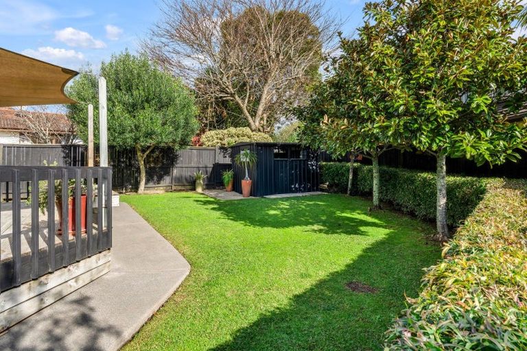 Photo of property in 2/5 Askew Place, Farm Cove, Auckland, 2012