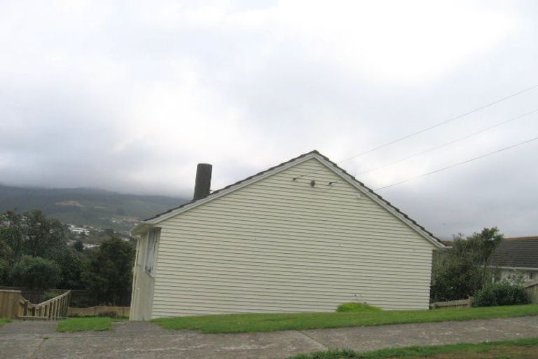Photo of property in 10 Ryan Grove, Tawa, Wellington, 5028
