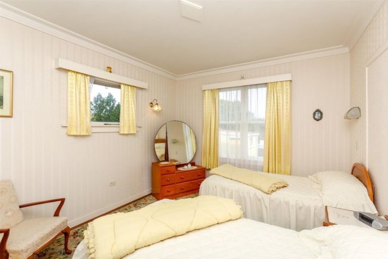Photo of property in 8 Strandon Place, Strandon, New Plymouth, 4312