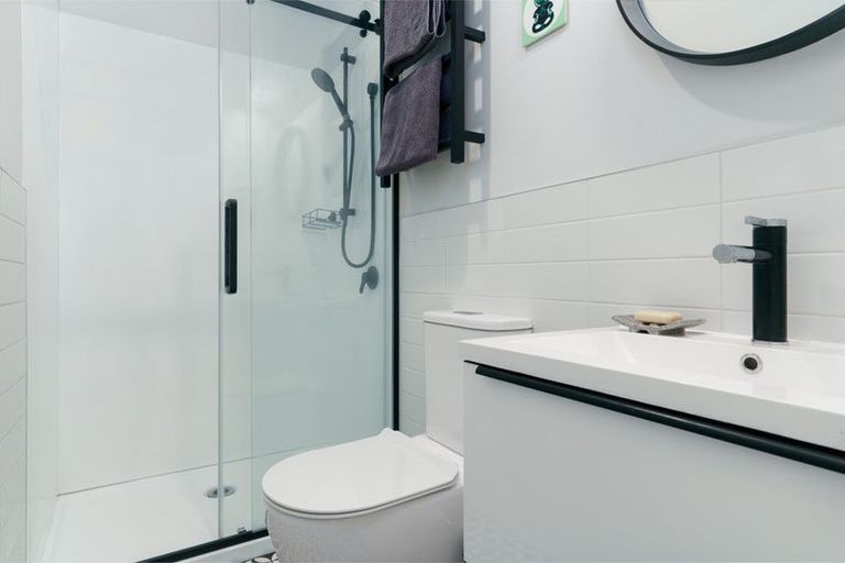 Photo of property in 215 Waimea Terrace, Beckenham, Christchurch, 8023