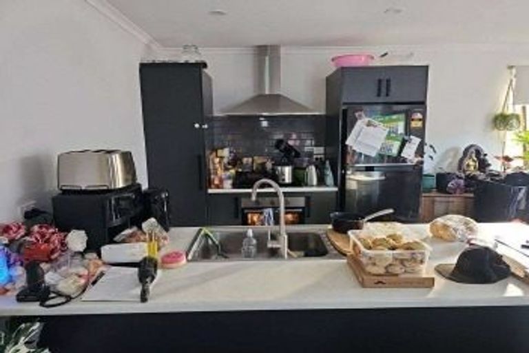 Photo of property in 6 Jasmine Street, Woodend, 7610