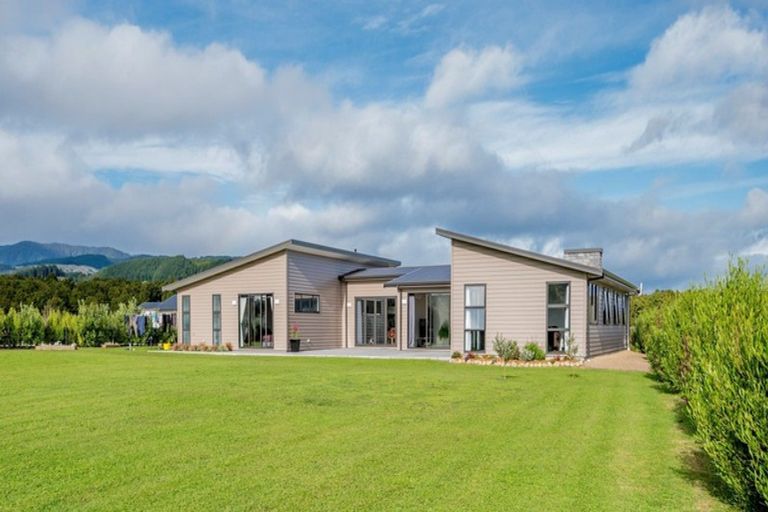 Photo of property in 11 Pinot Crescent, Ohau, Levin, 5570