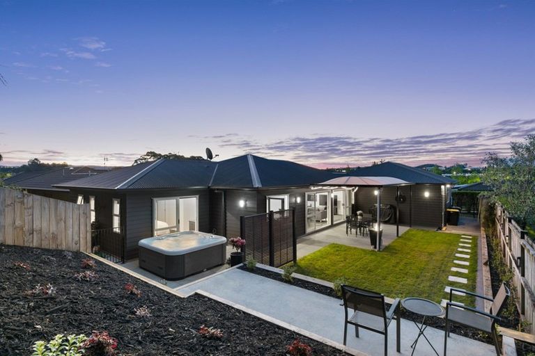 Photo of property in 69 Bathurst Crescent, Pyes Pa, Tauranga, 3112