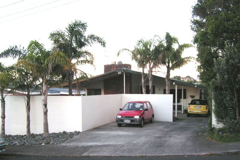 Photo of property in 2/17 Spencer Terrace, Hauraki, Auckland, 0622