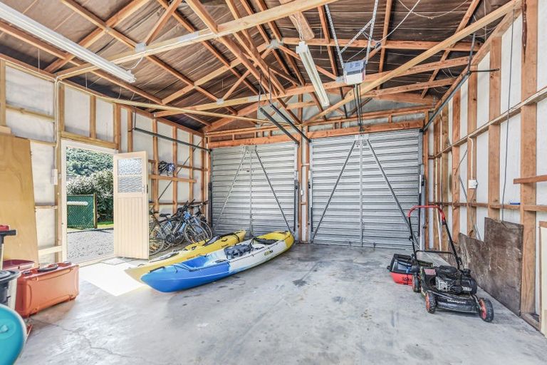 Photo of property in 10a Huia Street, Waikawa, Picton, 7220