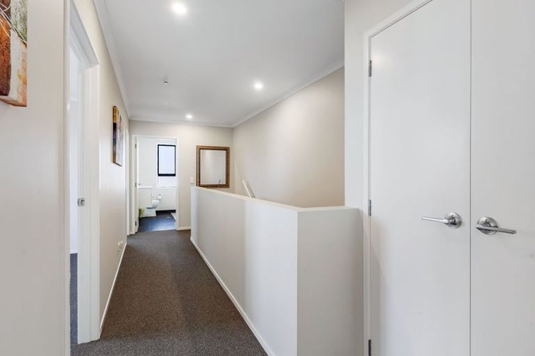Photo of property in 7 Discovery Place, Marfell, New Plymouth, 4310