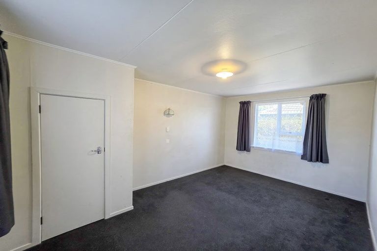 Photo of property in 12 Karaka Street, Merrilands, New Plymouth, 4312