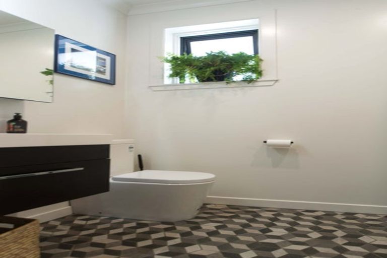 Photo of property in 1/338 Karori Road, Karori, Wellington, 6012