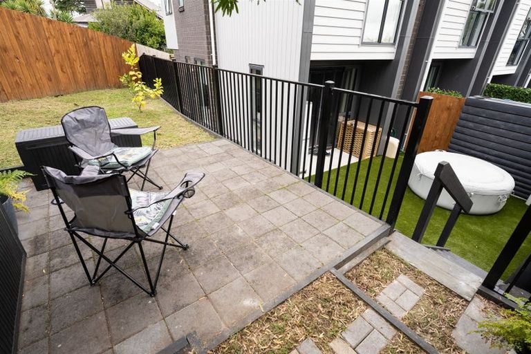 Photo of property in 42e View Road, Henderson, Auckland, 0612