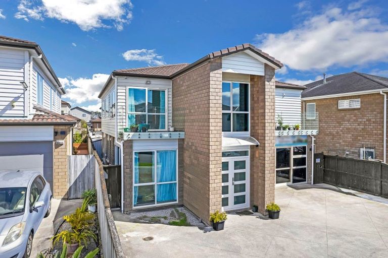 Photo of property in 17 Kerrykeel Drive, Flat Bush, Auckland, 2019