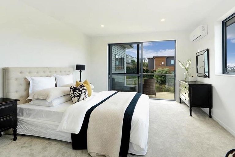 Photo of property in 8 Carex Way, Long Bay, Auckland, 0630