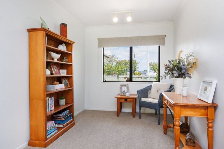 Photo of property in 12 Humber Street, Rongotea, 4476