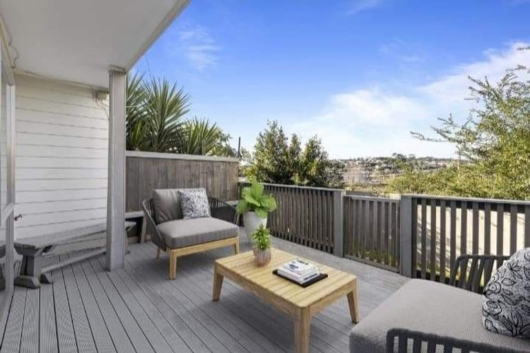 Photo of property in 26/3 Hulme Place, Henderson, Auckland, 0612