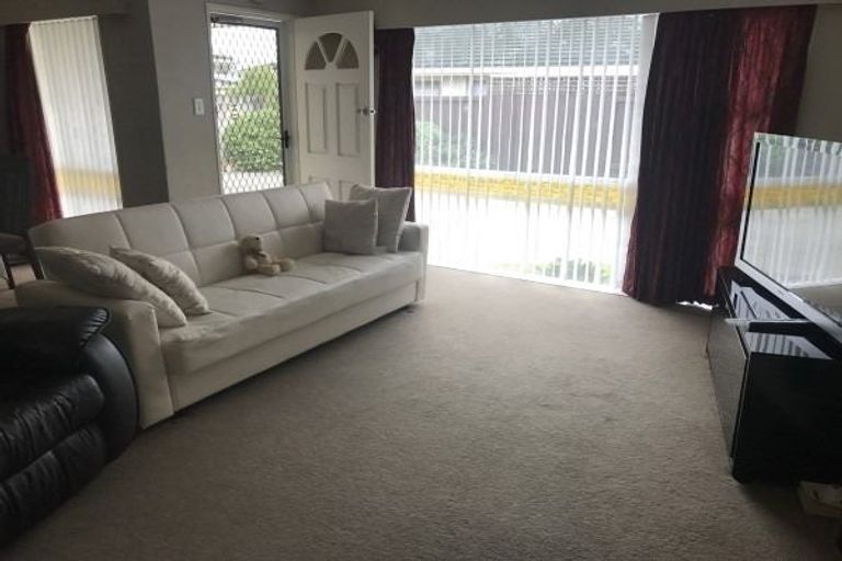 Photo of property in 12-12a Cecil Place, Cloverlea, Palmerston North, 4412