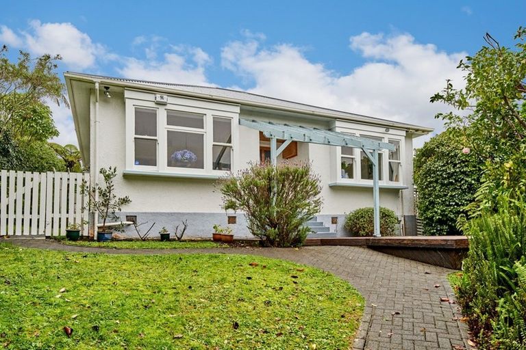 Photo of property in 13 Roy Street, Tawa, Wellington, 5028