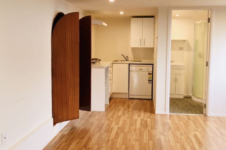 Photo of property in 12 Cypress Place, Sunnynook, Auckland, 0620