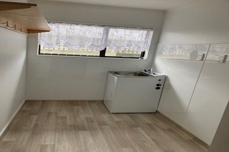 Photo of property in 1 Masonic Close, Takaro, Palmerston North, 4412