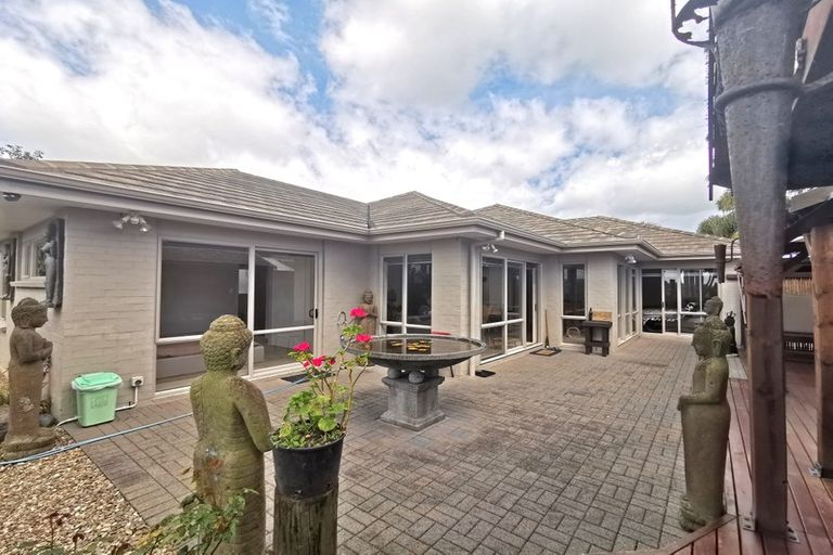 Photo of property in 36 Stranraer Crescent, Wattle Downs, Auckland, 2103