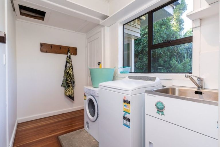 Photo of property in 13 Regent Street, Whakapirau, Maungaturoto, 0583