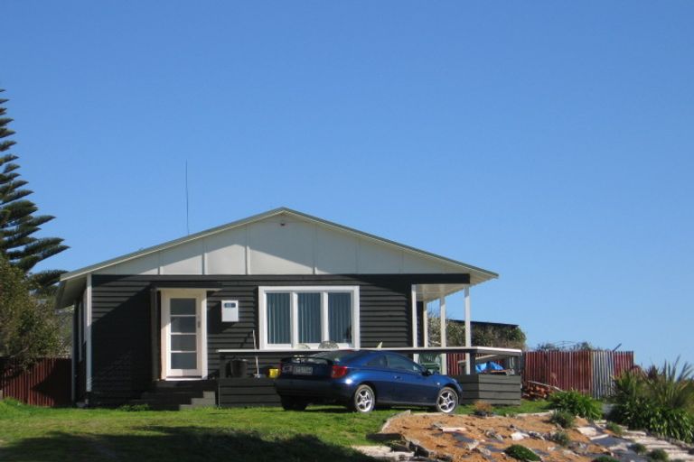 Photo of property in 14 Taylor Street, Foxton Beach, Foxton, 4815
