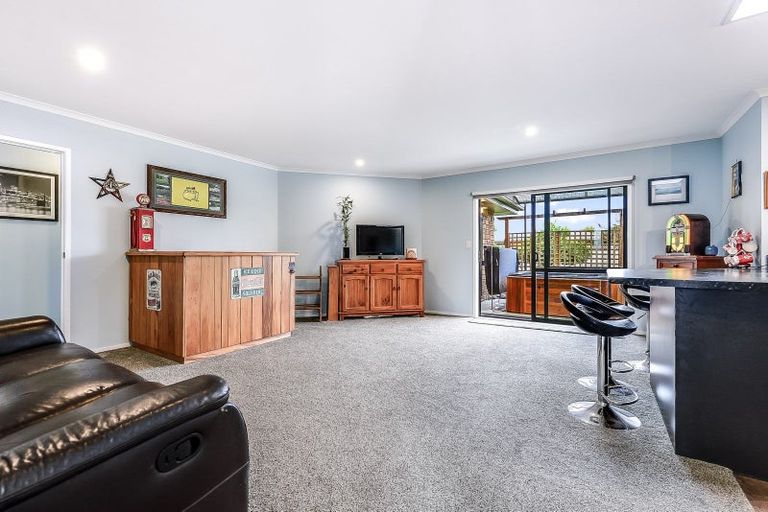 Photo of property in 10 Wakefield Place, Rototuna North, Hamilton, 3210