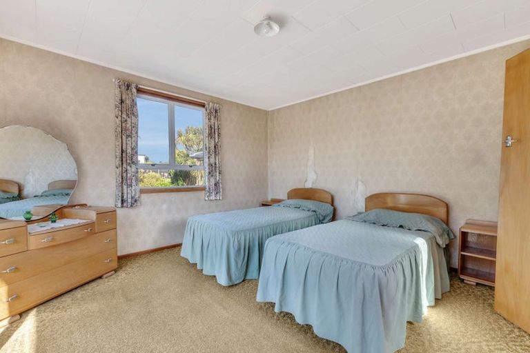 Photo of property in 27 South Road, Moturoa, New Plymouth, 4310