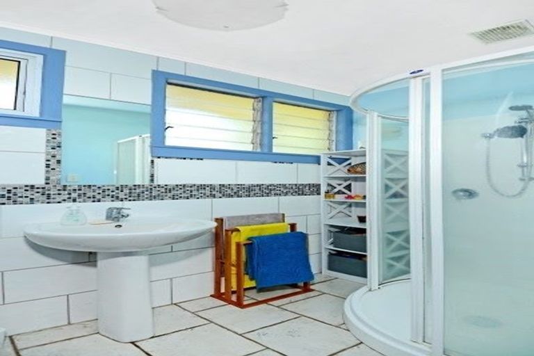 Photo of property in 1/556 East Coast Road, Windsor Park, Auckland, 0630