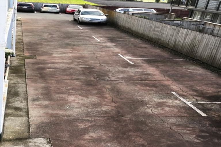 Photo of property in 3/762 Beach Road, Browns Bay, Auckland, 0630