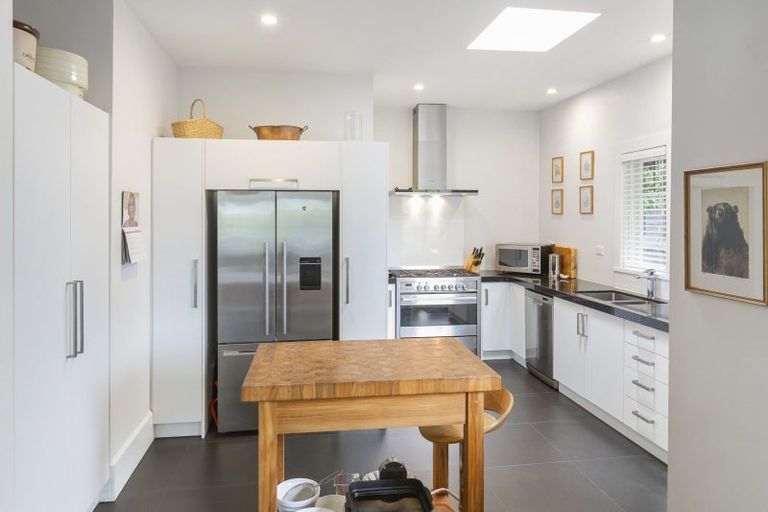 Photo of property in 55 Kotare Street, Fendalton, Christchurch, 8041