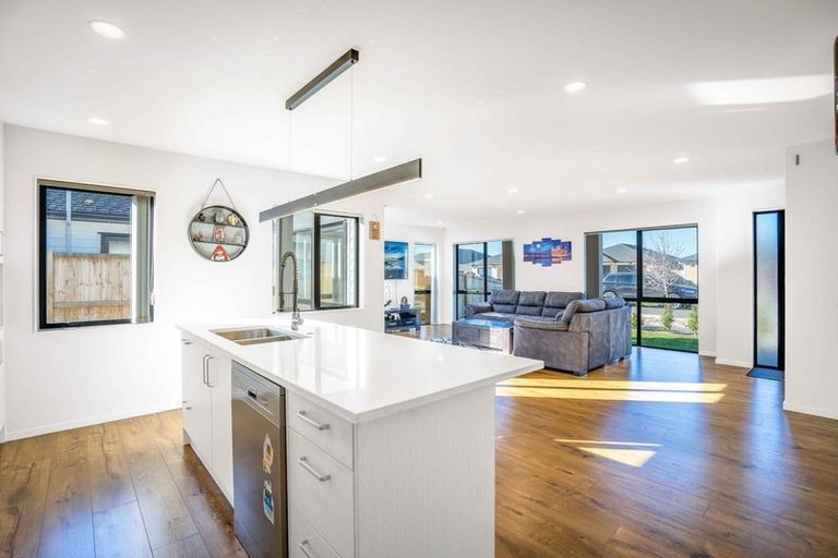 Photo of property in 11 Silver Beech Street, Takanini, 2110