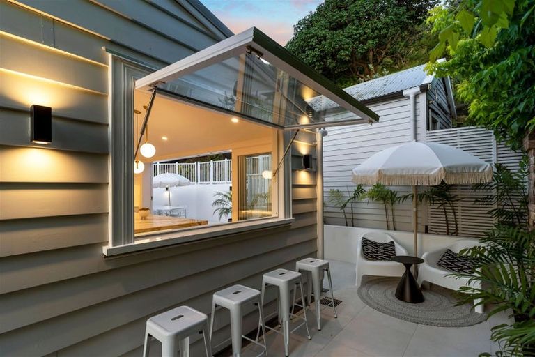 Photo of property in 3/92 Victoria Road, Devonport, Auckland, 0624