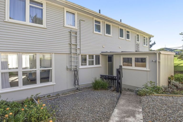 Photo of property in 8a-8b Devon Place, Cannons Creek, Porirua, 5024