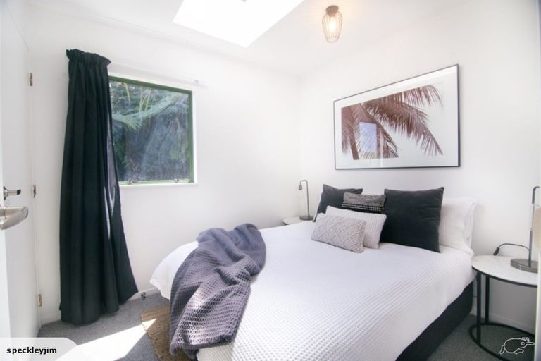 Photo of property in 5a Parsons Glen, Karori, Wellington, 6012