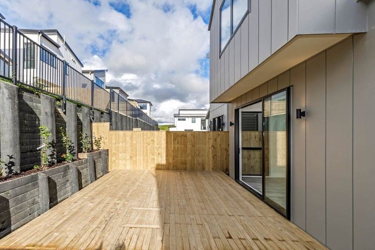 Photo of property in 29 Bronzewater Drive, Silverdale, 0932