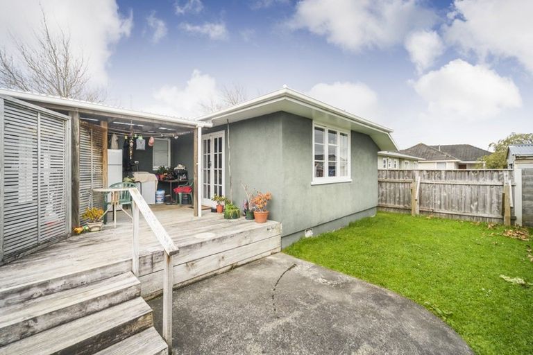 Photo of property in 651 Featherston Street, Roslyn, Palmerston North, 4414