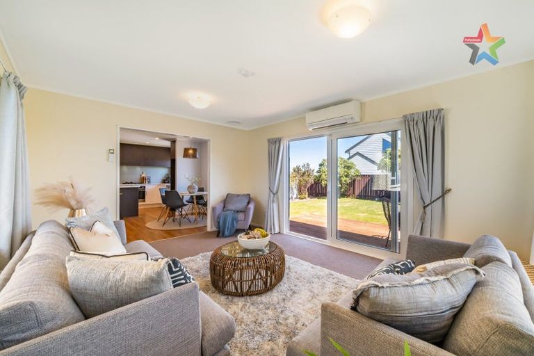Photo of property in 11 Jasmine Grove, Maungaraki, Lower Hutt, 5010