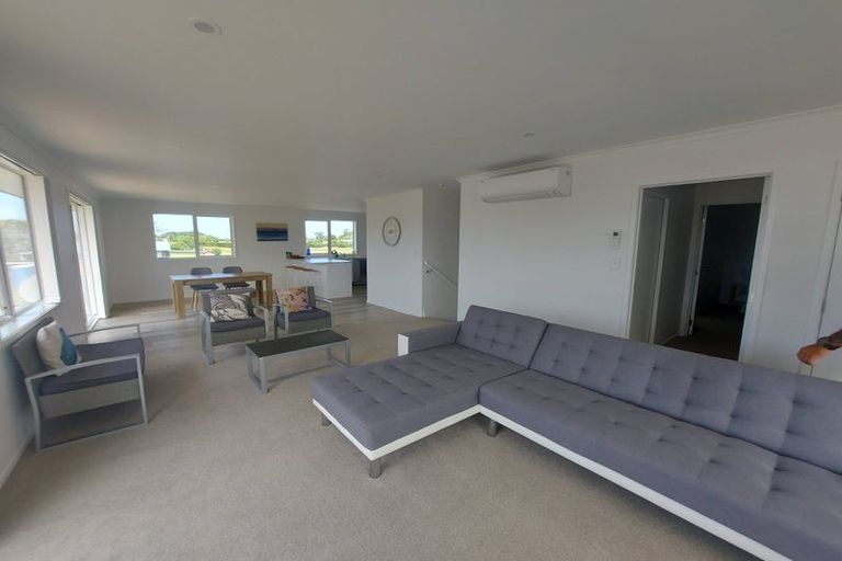 Photo of property in 5 Kahukaka Road, One Tree Point, 0118