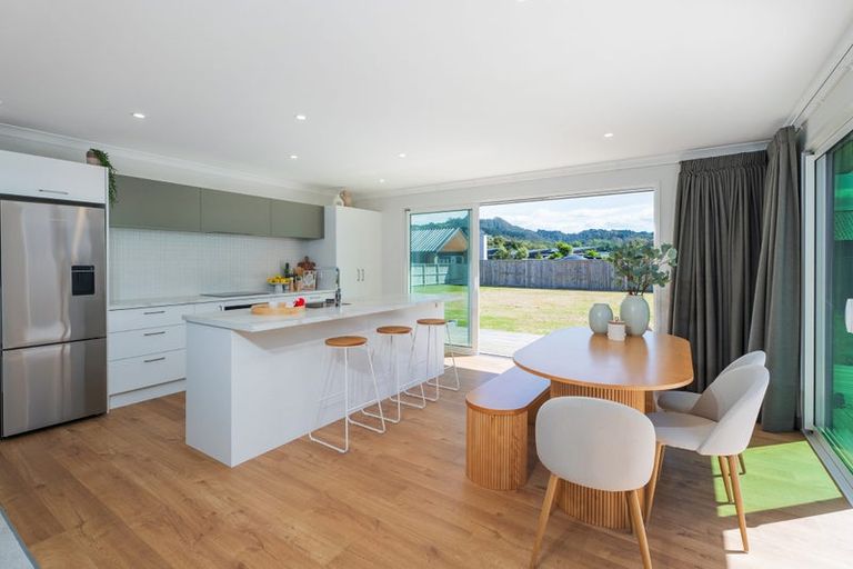 Photo of property in 43 Longreach Drive, Cooks Beach, Whitianga, 3591