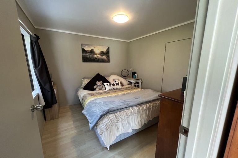 Photo of property in 9 Raphael Place, West Harbour, Auckland, 0618