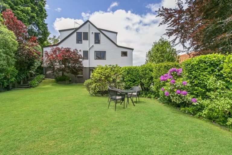 Photo of property in 2 Grand Vue Road, Kawaha Point, Rotorua, 3010